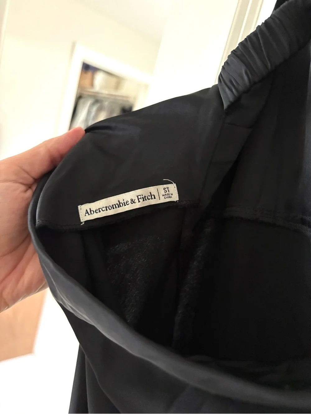 Abercrombie & Fitch elegant satin